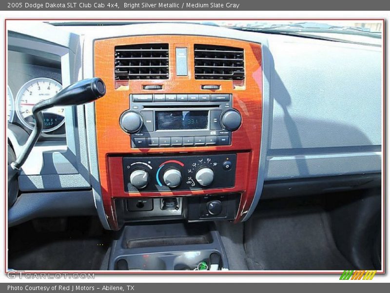 Bright Silver Metallic / Medium Slate Gray 2005 Dodge Dakota SLT Club Cab 4x4