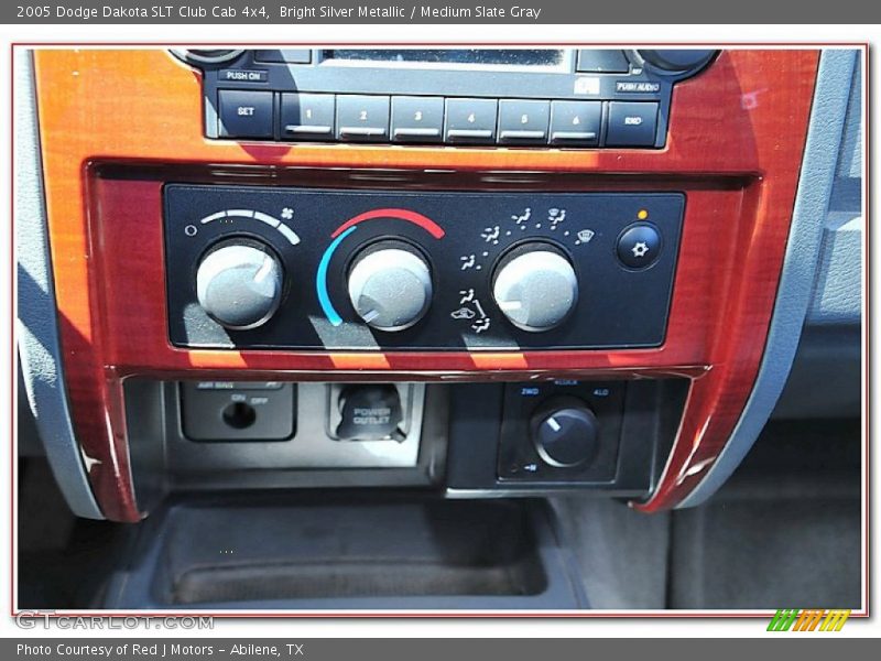 Bright Silver Metallic / Medium Slate Gray 2005 Dodge Dakota SLT Club Cab 4x4