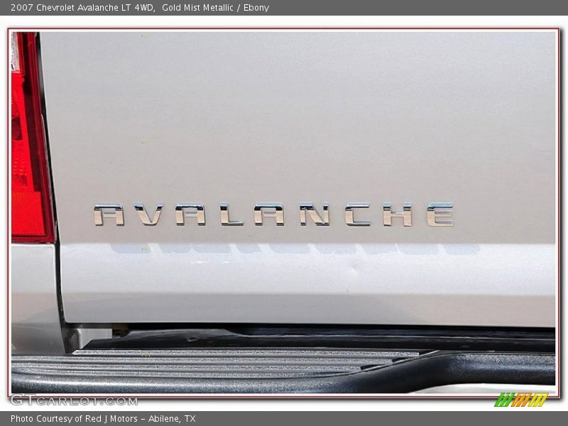 Gold Mist Metallic / Ebony 2007 Chevrolet Avalanche LT 4WD