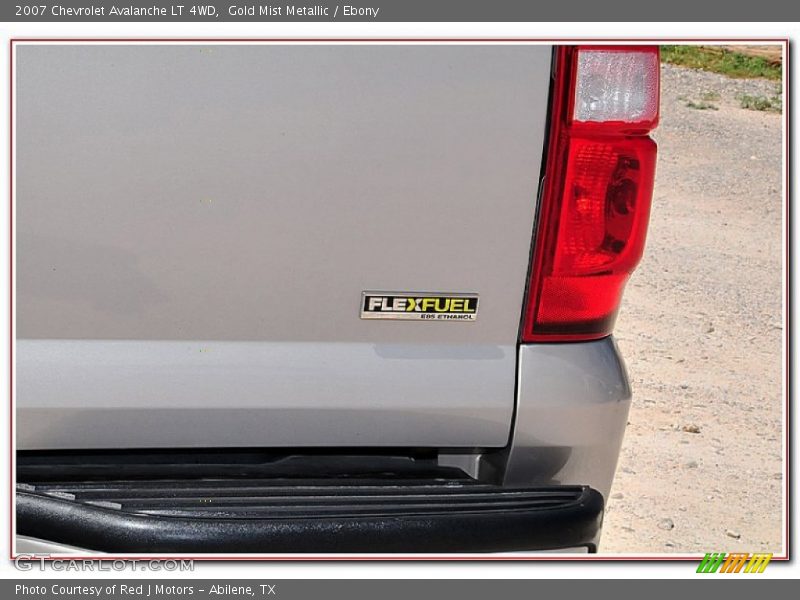Gold Mist Metallic / Ebony 2007 Chevrolet Avalanche LT 4WD
