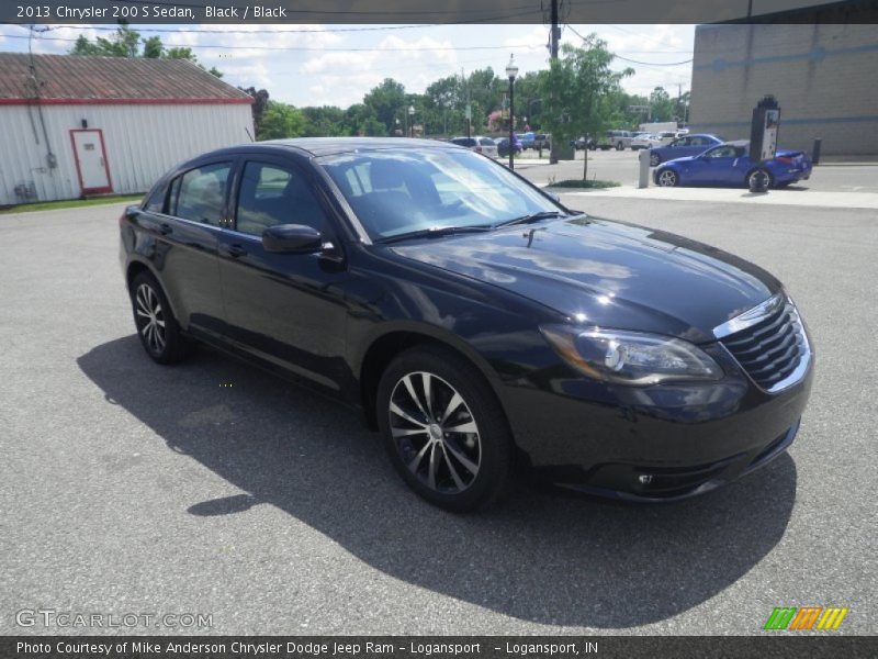 Black / Black 2013 Chrysler 200 S Sedan