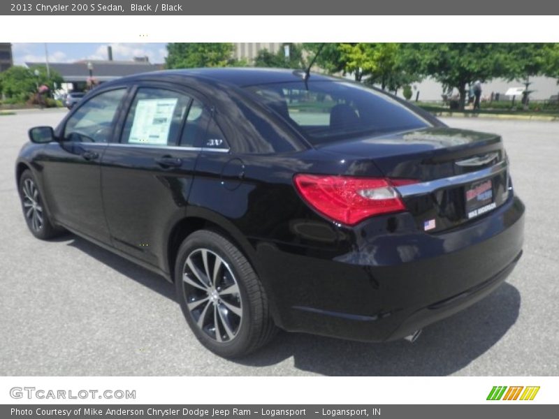 Black / Black 2013 Chrysler 200 S Sedan