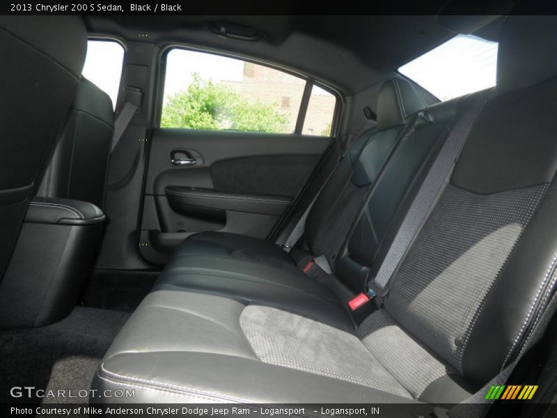 Black / Black 2013 Chrysler 200 S Sedan