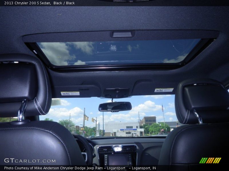 Black / Black 2013 Chrysler 200 S Sedan