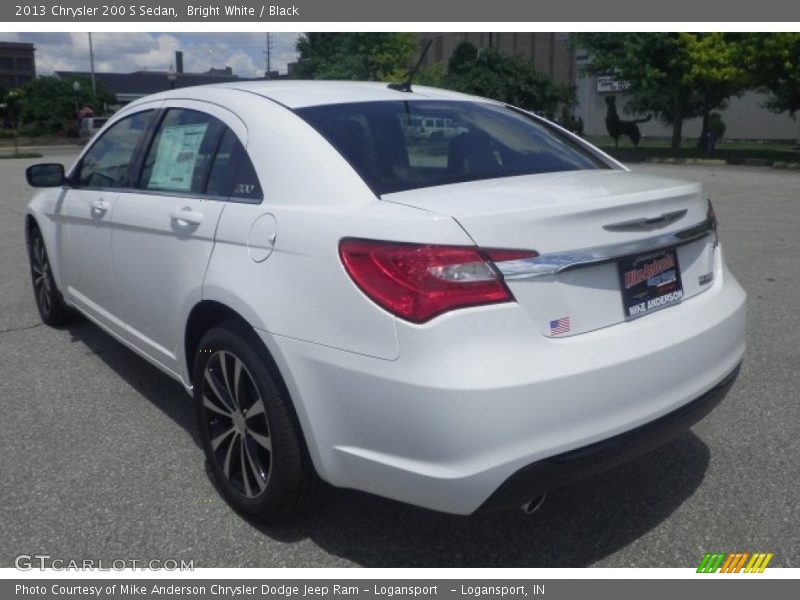 Bright White / Black 2013 Chrysler 200 S Sedan