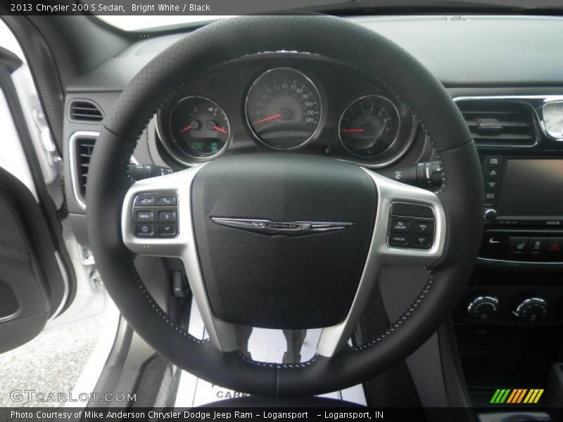 Bright White / Black 2013 Chrysler 200 S Sedan