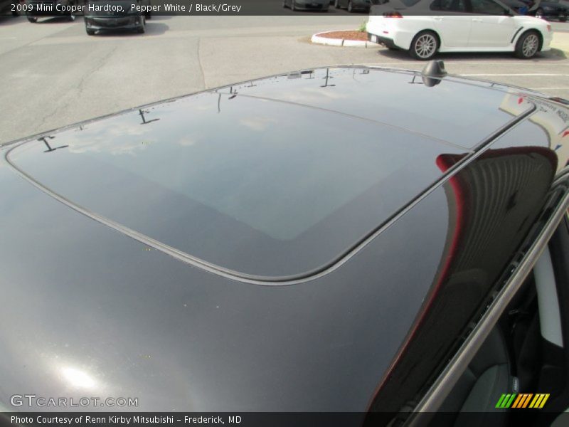 Pepper White / Black/Grey 2009 Mini Cooper Hardtop