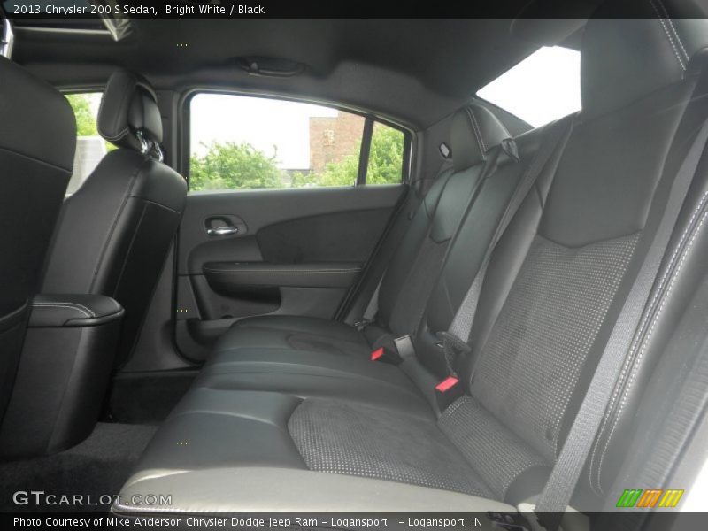 Bright White / Black 2013 Chrysler 200 S Sedan