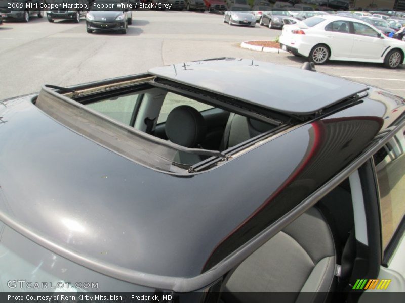 Pepper White / Black/Grey 2009 Mini Cooper Hardtop