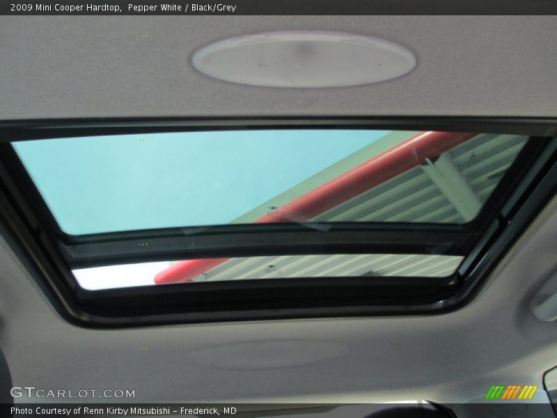 Pepper White / Black/Grey 2009 Mini Cooper Hardtop