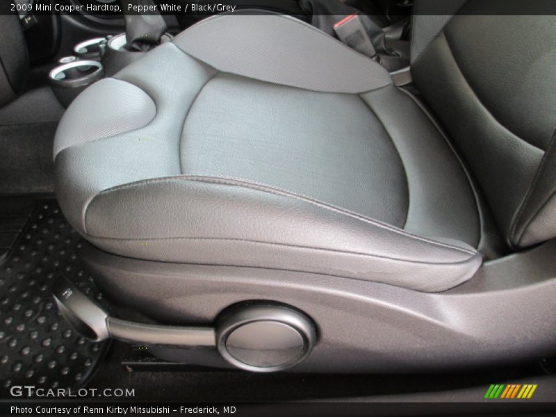 Pepper White / Black/Grey 2009 Mini Cooper Hardtop