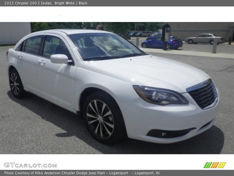 Bright White / Black 2013 Chrysler 200 S Sedan