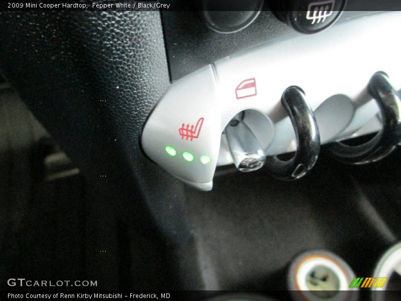 Pepper White / Black/Grey 2009 Mini Cooper Hardtop