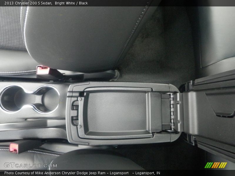 Bright White / Black 2013 Chrysler 200 S Sedan