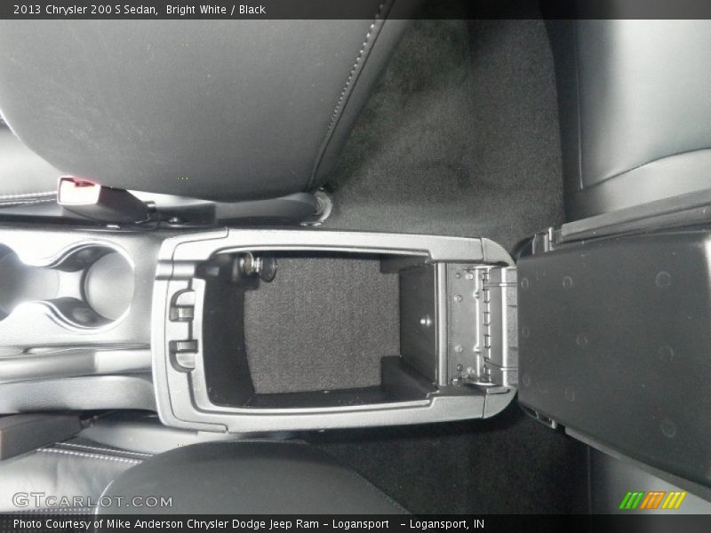 Bright White / Black 2013 Chrysler 200 S Sedan