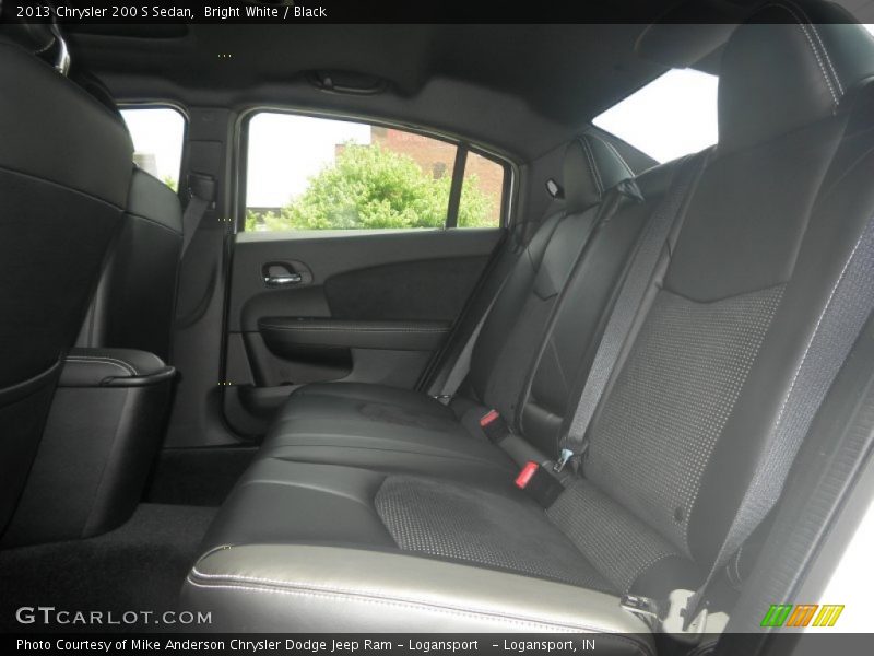 Bright White / Black 2013 Chrysler 200 S Sedan