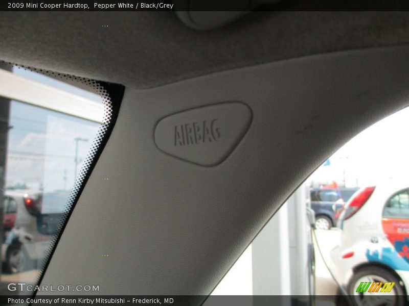 Pepper White / Black/Grey 2009 Mini Cooper Hardtop