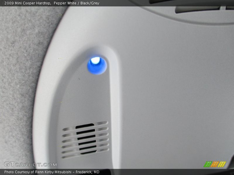 Pepper White / Black/Grey 2009 Mini Cooper Hardtop