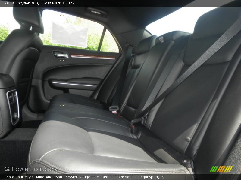 Gloss Black / Black 2013 Chrysler 300