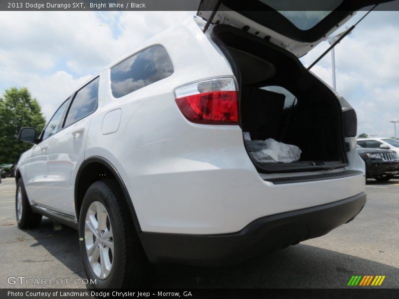 Bright White / Black 2013 Dodge Durango SXT