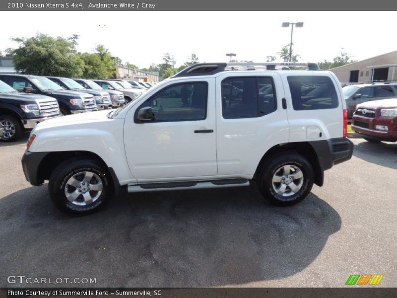 Avalanche White / Gray 2010 Nissan Xterra S 4x4