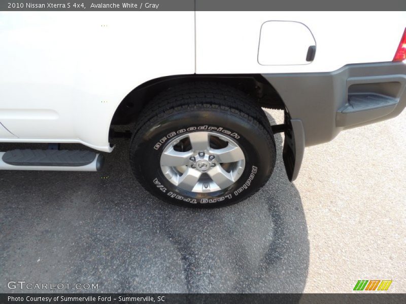 Avalanche White / Gray 2010 Nissan Xterra S 4x4