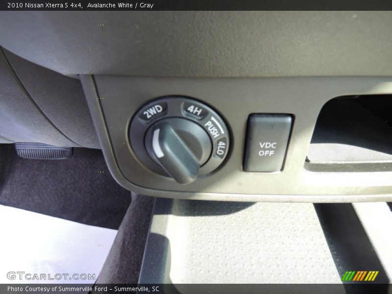 Avalanche White / Gray 2010 Nissan Xterra S 4x4