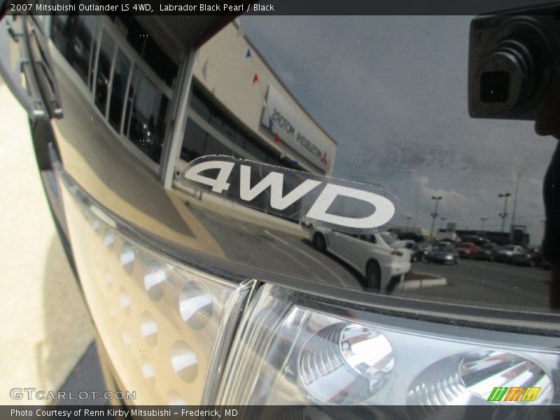 Labrador Black Pearl / Black 2007 Mitsubishi Outlander LS 4WD