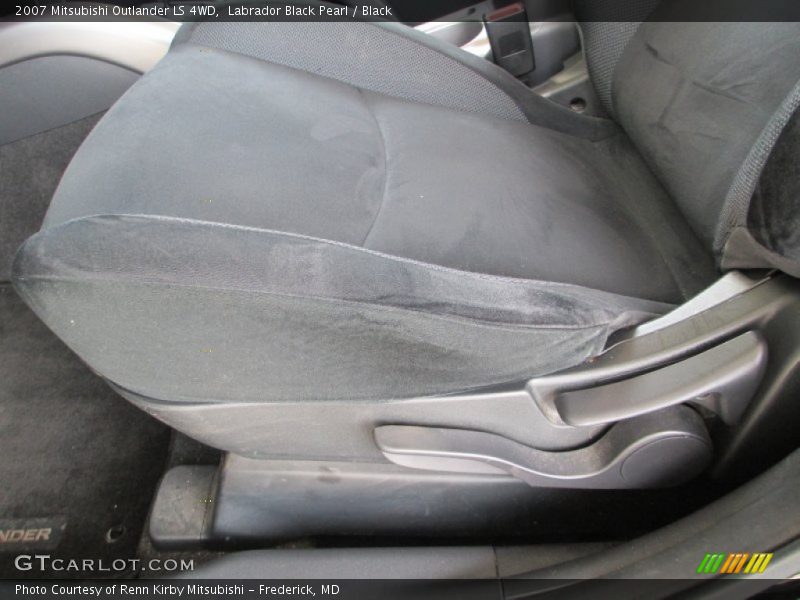 Labrador Black Pearl / Black 2007 Mitsubishi Outlander LS 4WD