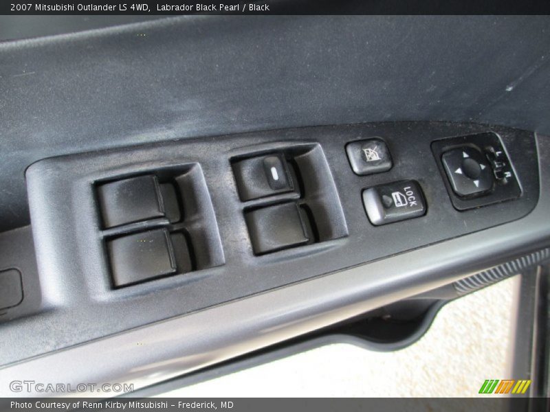 Labrador Black Pearl / Black 2007 Mitsubishi Outlander LS 4WD