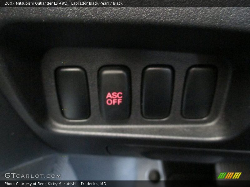 Labrador Black Pearl / Black 2007 Mitsubishi Outlander LS 4WD