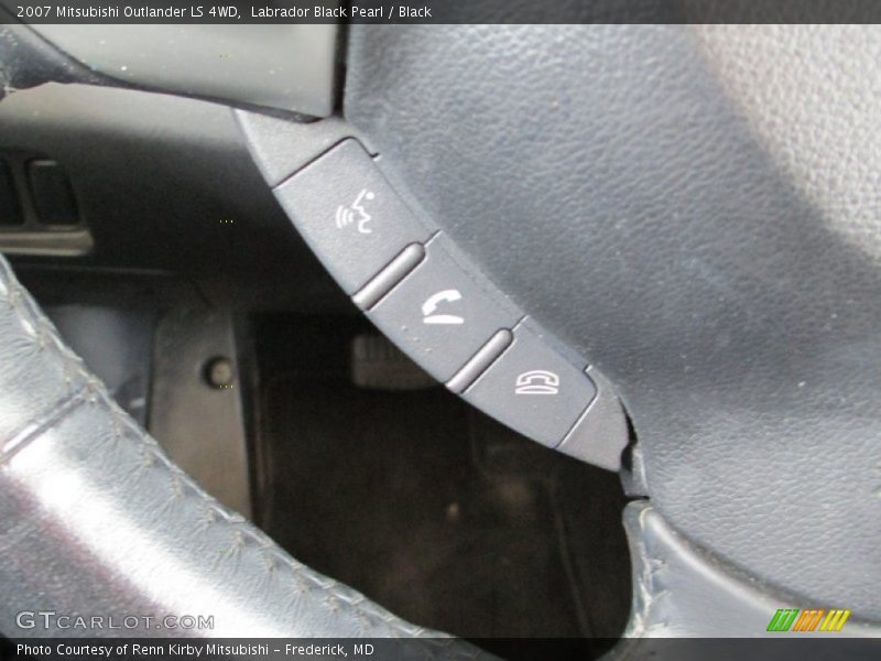 Labrador Black Pearl / Black 2007 Mitsubishi Outlander LS 4WD