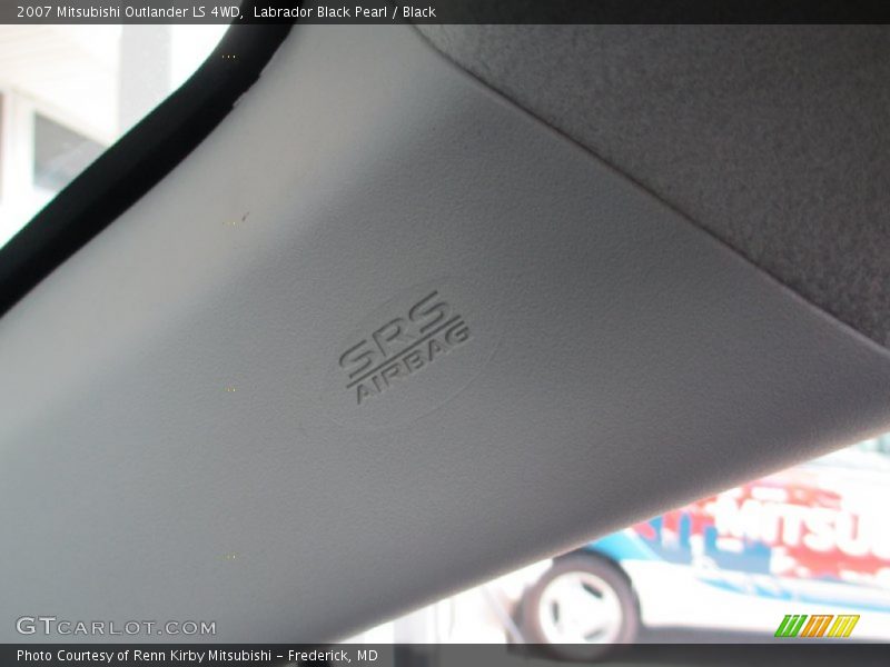 Labrador Black Pearl / Black 2007 Mitsubishi Outlander LS 4WD