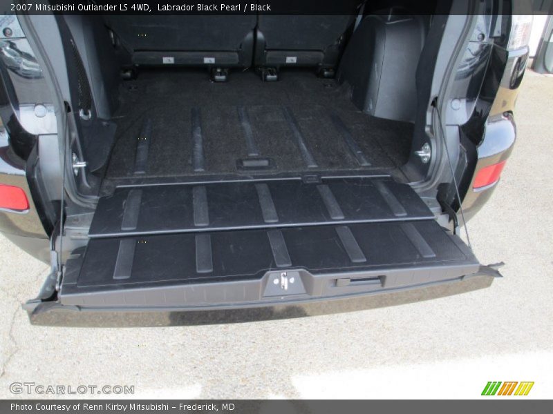 Labrador Black Pearl / Black 2007 Mitsubishi Outlander LS 4WD