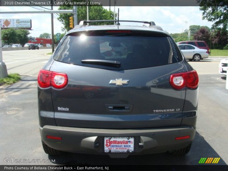 Cyber Gray Metallic / Ebony 2010 Chevrolet Traverse LT