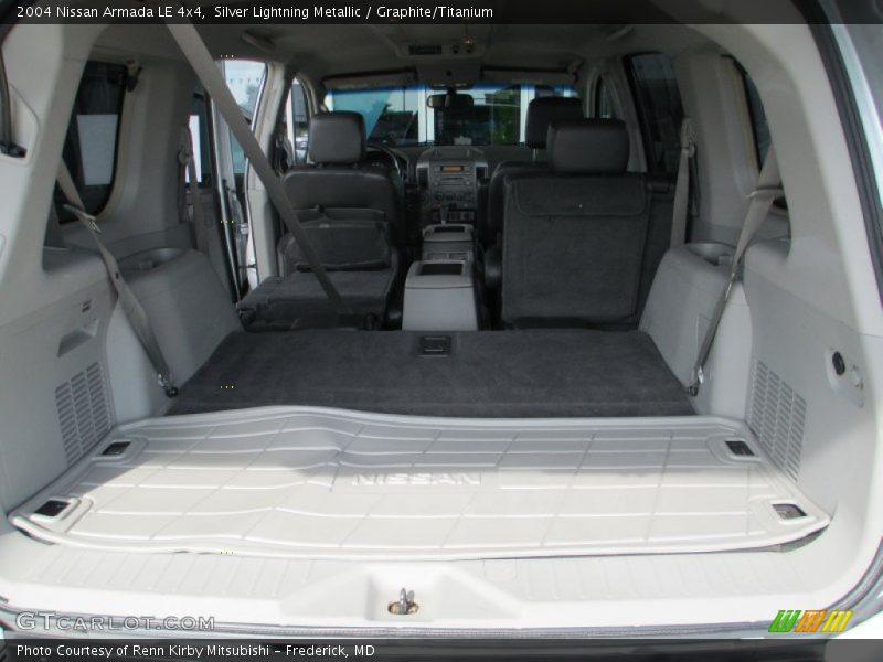 Silver Lightning Metallic / Graphite/Titanium 2004 Nissan Armada LE 4x4