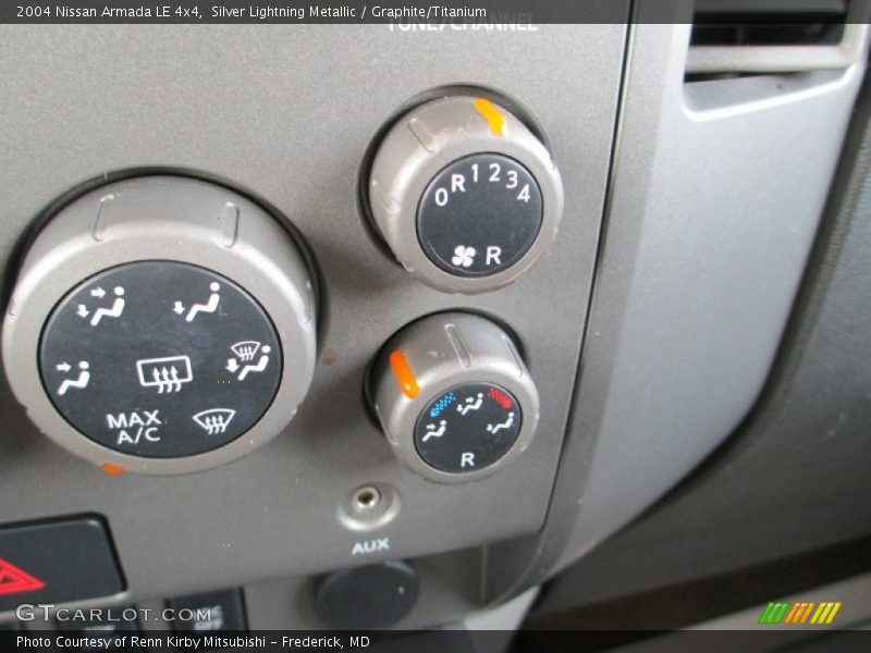 Silver Lightning Metallic / Graphite/Titanium 2004 Nissan Armada LE 4x4