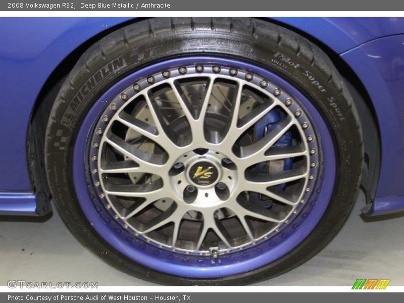 Custom Wheels of 2008 R32 
