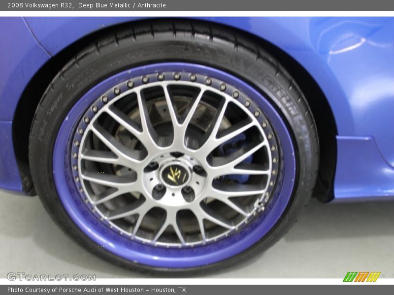 Custom Wheels of 2008 R32 