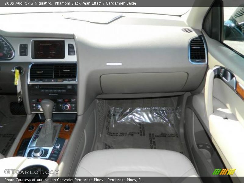 Phantom Black Pearl Effect / Cardamom Beige 2009 Audi Q7 3.6 quattro