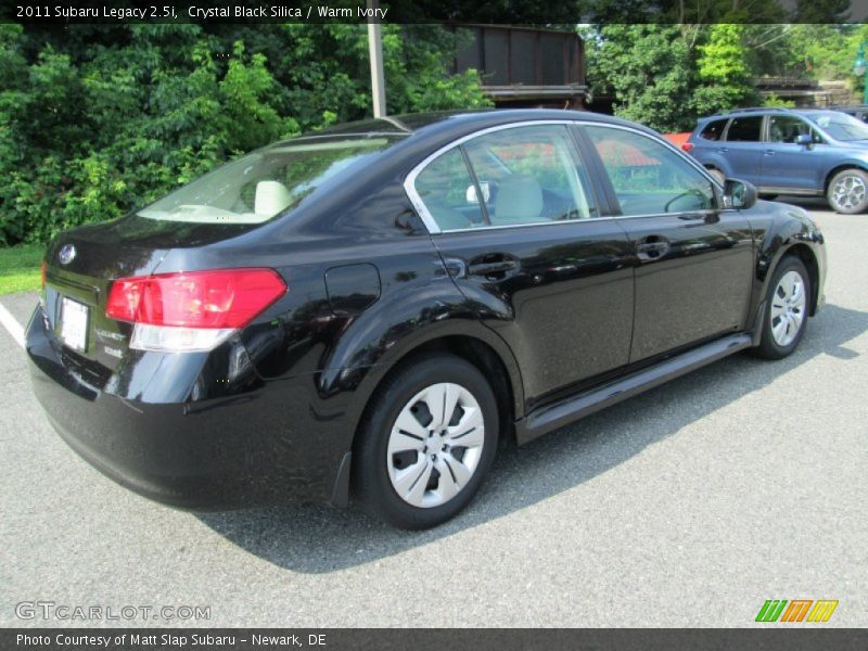 Crystal Black Silica / Warm Ivory 2011 Subaru Legacy 2.5i