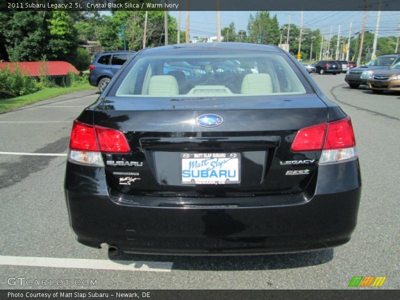 Crystal Black Silica / Warm Ivory 2011 Subaru Legacy 2.5i