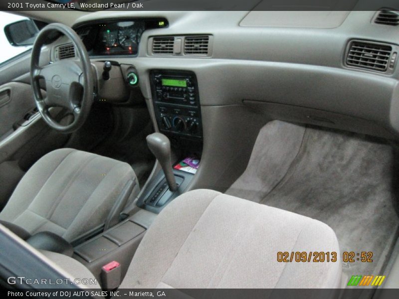 Woodland Pearl / Oak 2001 Toyota Camry LE