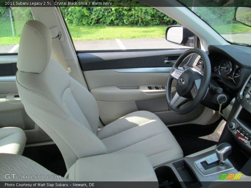 Crystal Black Silica / Warm Ivory 2011 Subaru Legacy 2.5i