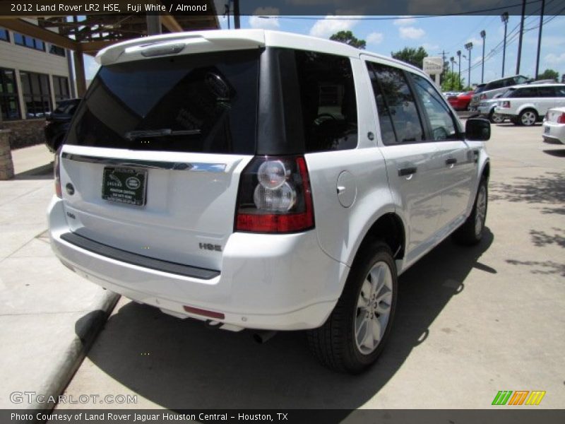 Fuji White / Almond 2012 Land Rover LR2 HSE