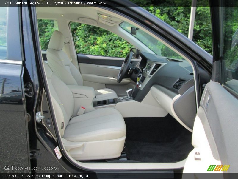 Crystal Black Silica / Warm Ivory 2011 Subaru Legacy 2.5i