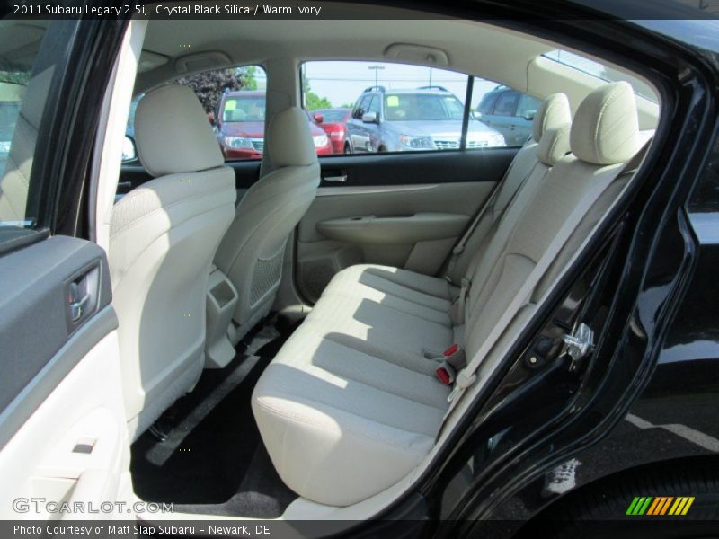 Crystal Black Silica / Warm Ivory 2011 Subaru Legacy 2.5i