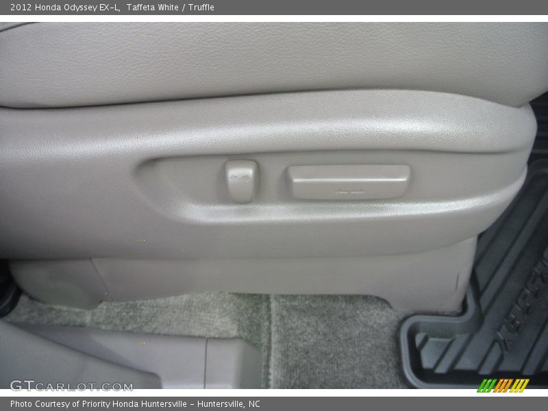 Taffeta White / Truffle 2012 Honda Odyssey EX-L