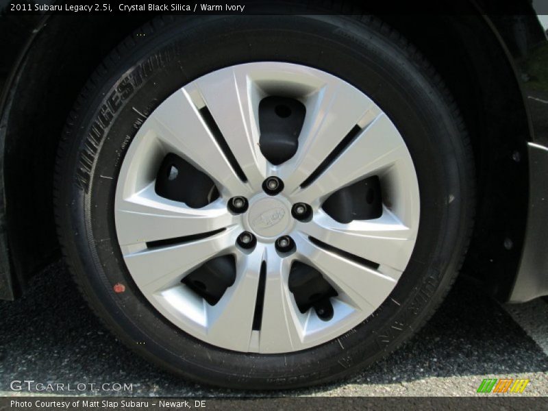 Crystal Black Silica / Warm Ivory 2011 Subaru Legacy 2.5i