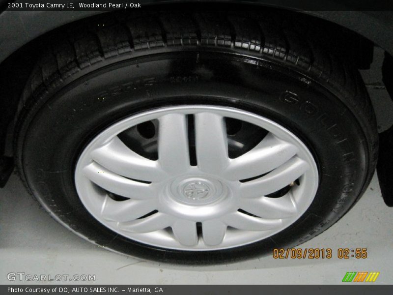Woodland Pearl / Oak 2001 Toyota Camry LE